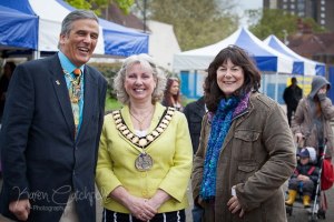 Helen with Mayor Councillor Helen Bromley at Folkstock's Heart of Hatfield Showcase